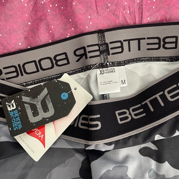 ⬇️PRICE DROP⬇️ 
NWT- Better Bodies camo shorts (Medium) - Picture 4 of 4
